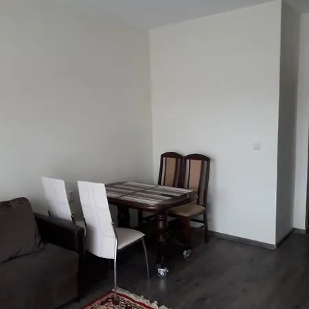 Byala Cozy Kiwi Apartment