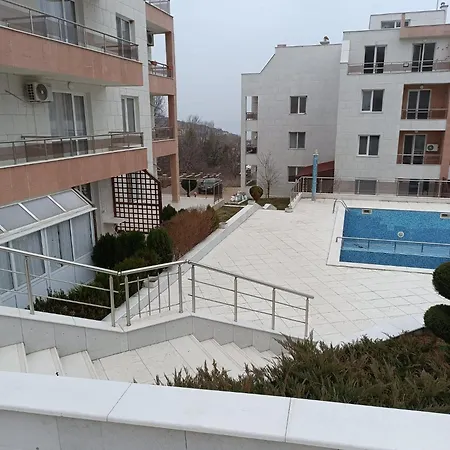 Byala Cozy Kiwi Apartment *